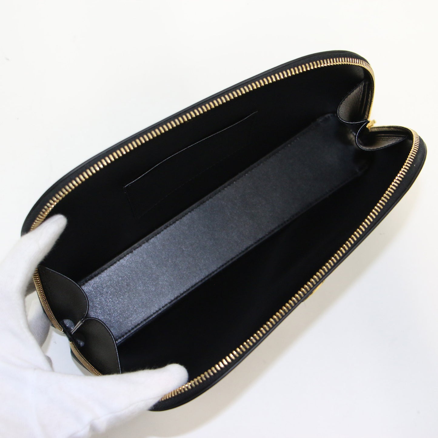 25春夏 シャイニーカーフスキン トリオンフ ポーチ / クラッチバッグ レザー ラムスキン メタルパーツ
