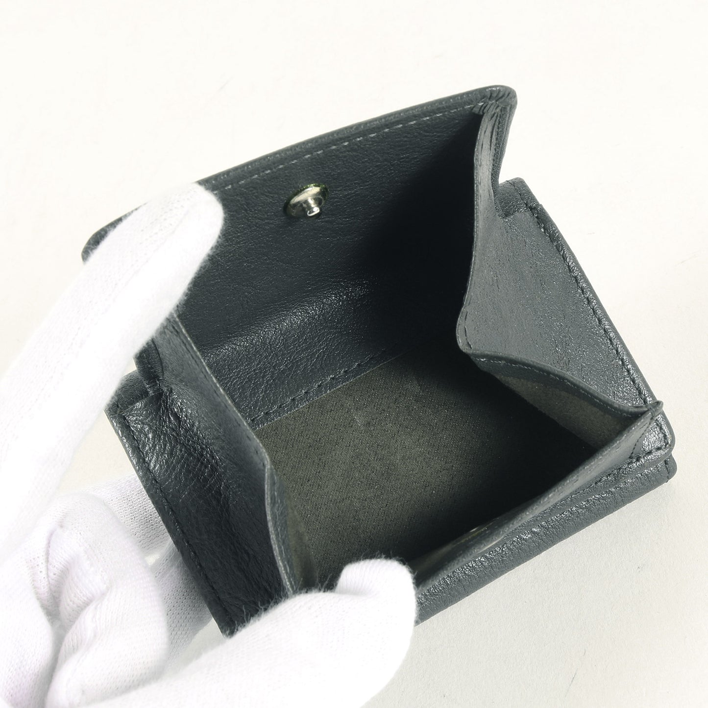 牛革 ミニウォレット / 短財布 三つ折り スナップボタン ロゴ