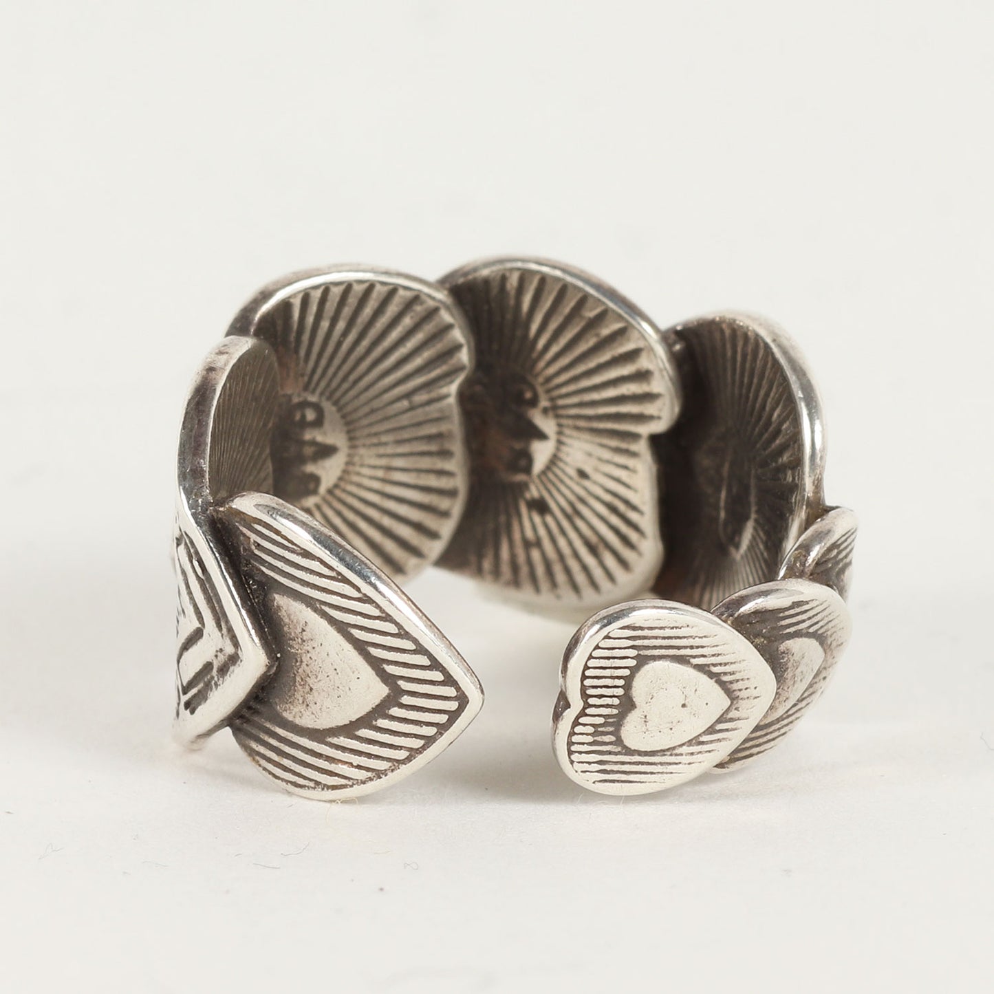 ハートモチーフ リング	/ 指輪