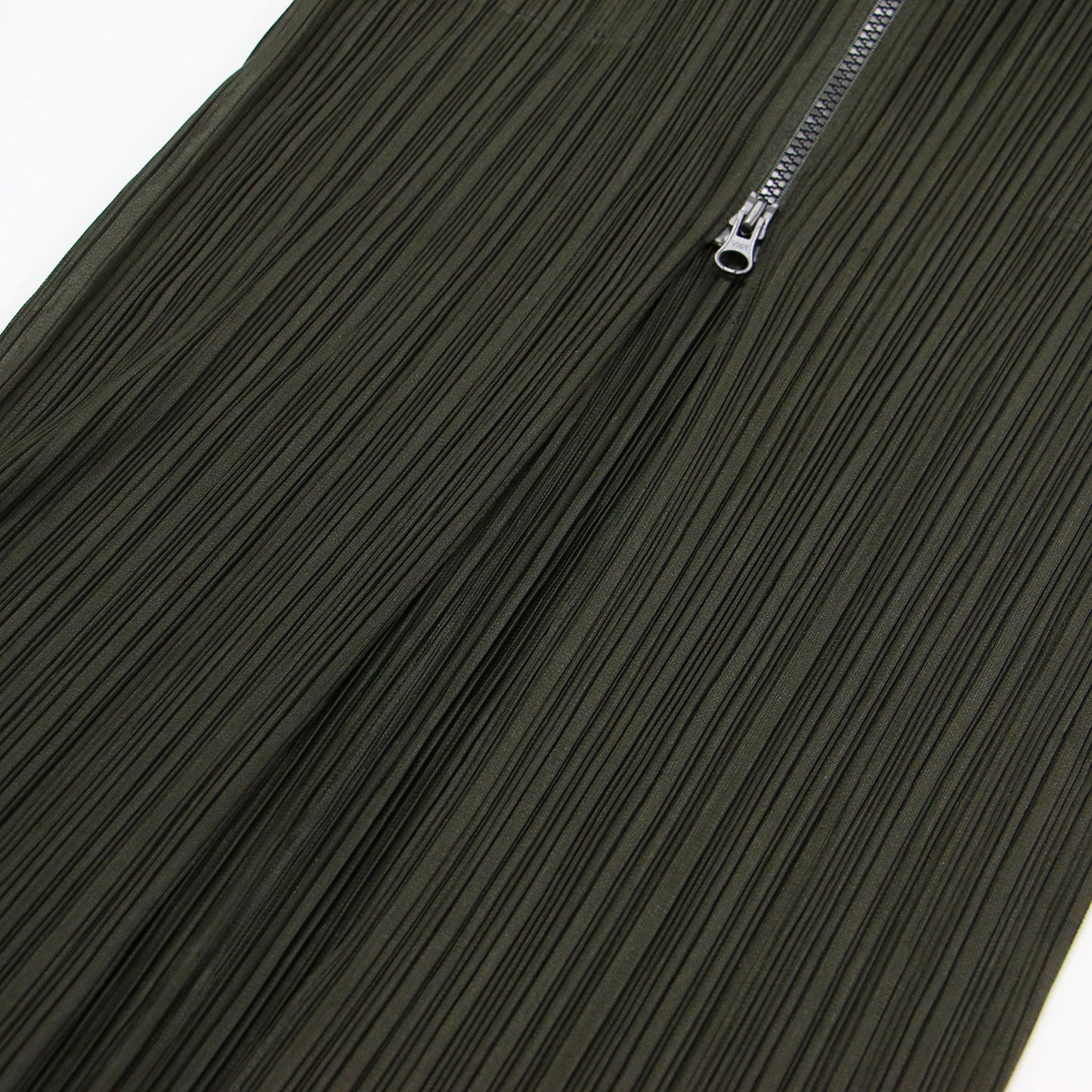 プリーツ ジップ ロング ワンピース / マキシ 長袖 襟付き Iライン