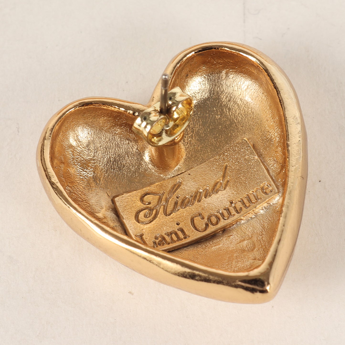 × Lani Couture ハートモチーフ ピアス / Solid Heart ロゴ 刻印