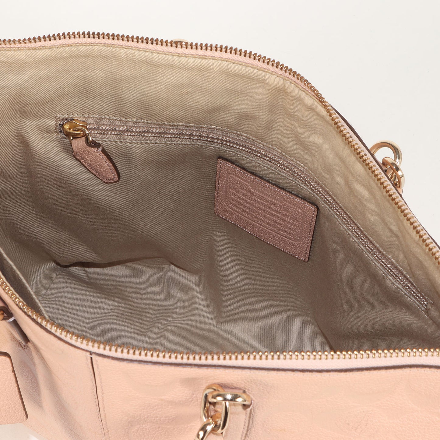 レザー シグネチャー 2WAY ハンドバッグ / ショルダーバッグ 肩掛け クロスボディ ロゴ メタルチャーム