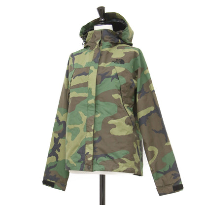 ノベルティー スクープ ジャケット / NOVELTY SCOOP JACKET ブルゾン マウンテンパーカー フード付き ドローコード ベンチレーション 迷彩 ロゴ ナイロン