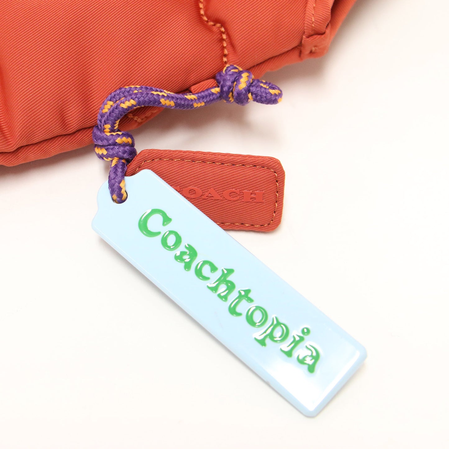 ループ フラット トート リサイクル ポリエステル クラウド キルティング バッグ / ハンドバッグ 肩掛け ブランドロゴ チャーム ステッチ