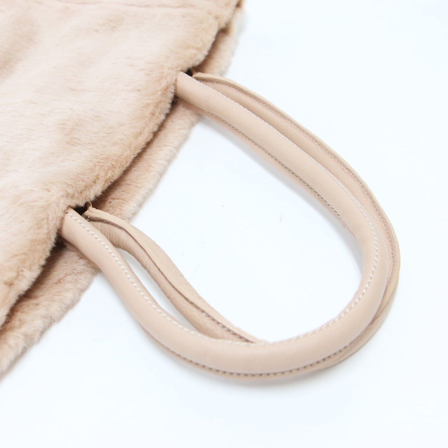 フェイクファー ハンドバッグ / トートバッグ 肩掛け ブランドロゴ 牛革