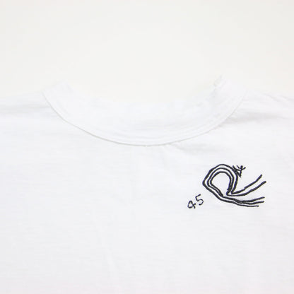 Rウェーブアイアン刺繍の908Tシャツ / カットソー 半袖 クルーネック ロゴ コットン