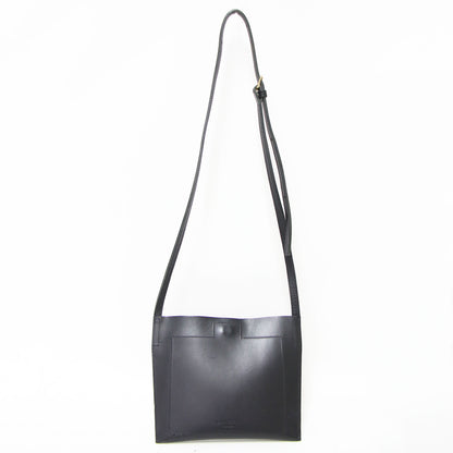 スタン ベジタブルタンニンレザー ショルダーバッグ / ボディーバッグ 肩掛け クロスボディ エンボスロゴ