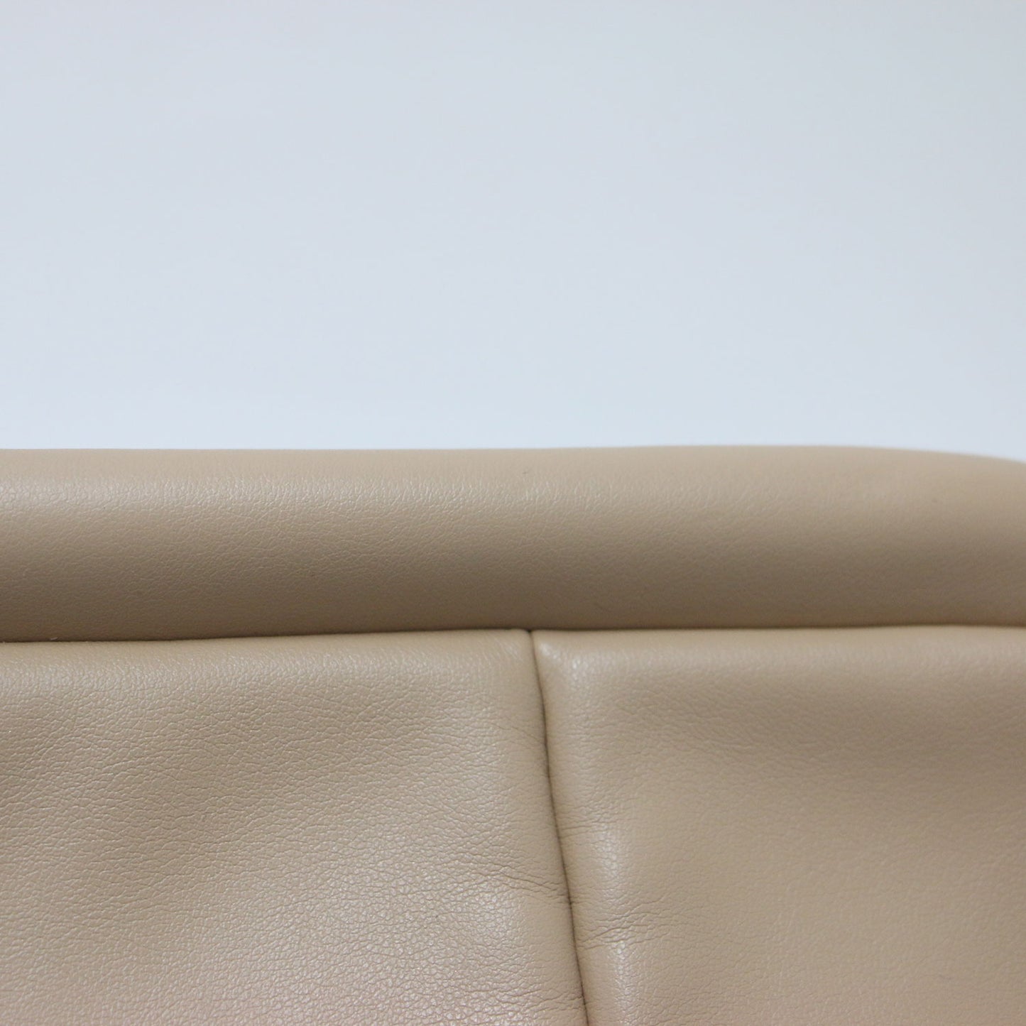 パフ クラッチバッグ / PUFF-CLUCTH スクエア キルティング フェイクレザー