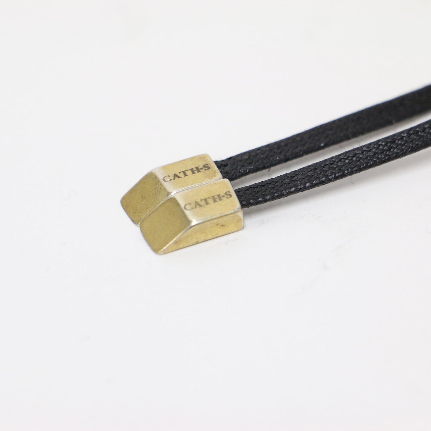 ホーンネックレス / ペンダント ブランドロゴ メタリック