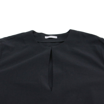 23春夏 ロングスリーブ カフタンドレス / LW Wool Stretch Finley ワンピース キーネック フレア ロング丈 スリット