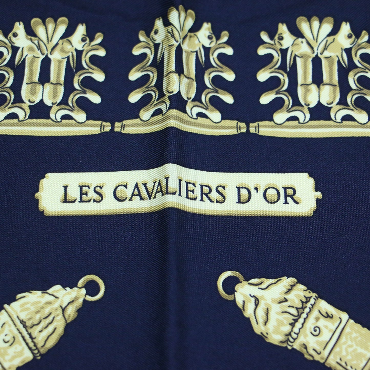 カレ90 シルク スカーフ / LES CAVALIERS DOR 黄金の騎士 大判 正方形