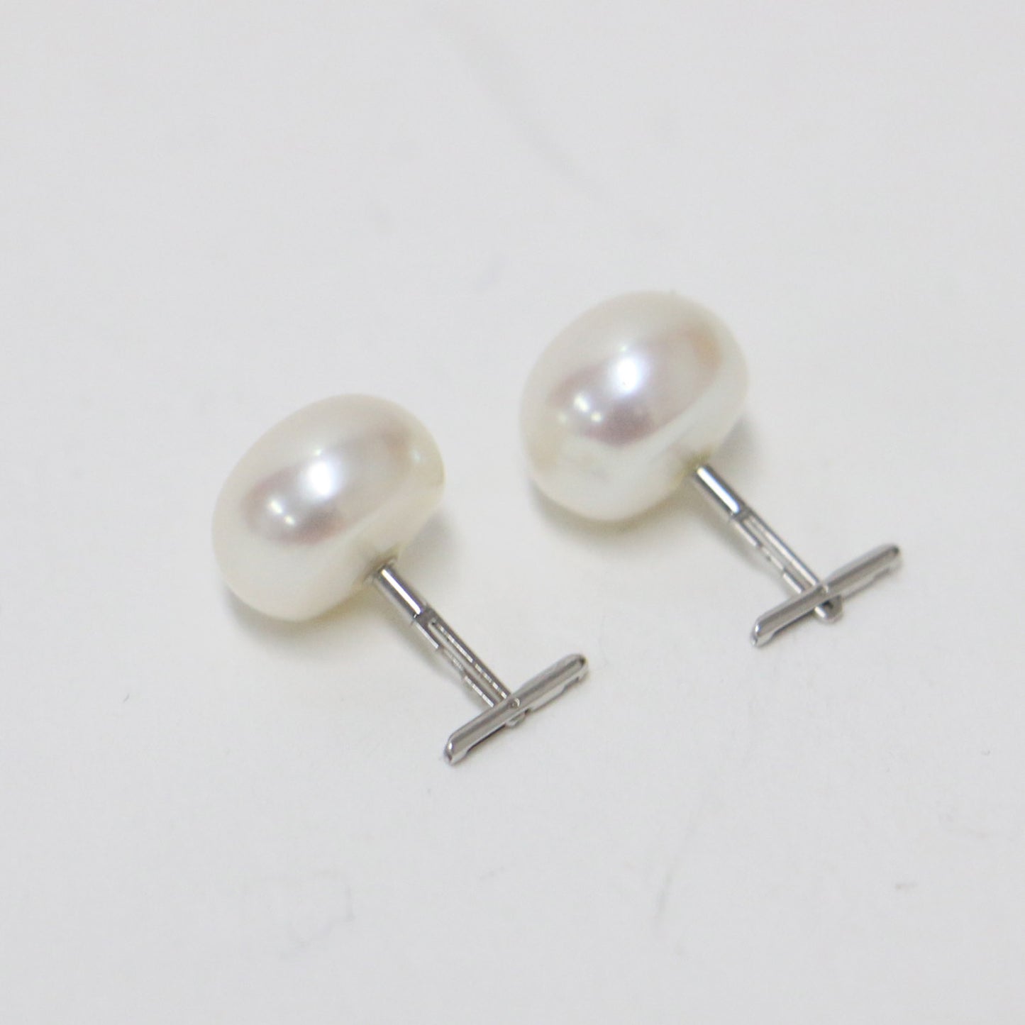 淡水パール ボタン ピアス / Charisma Button White 8.5mm 両耳用 キャッチ一体化構造