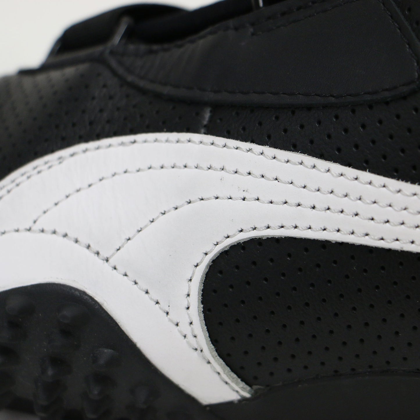 25春夏 MOSTRO PERF 397331-02 / プーマ モストロパーフ パンチングレザー ストラップ スニーカー