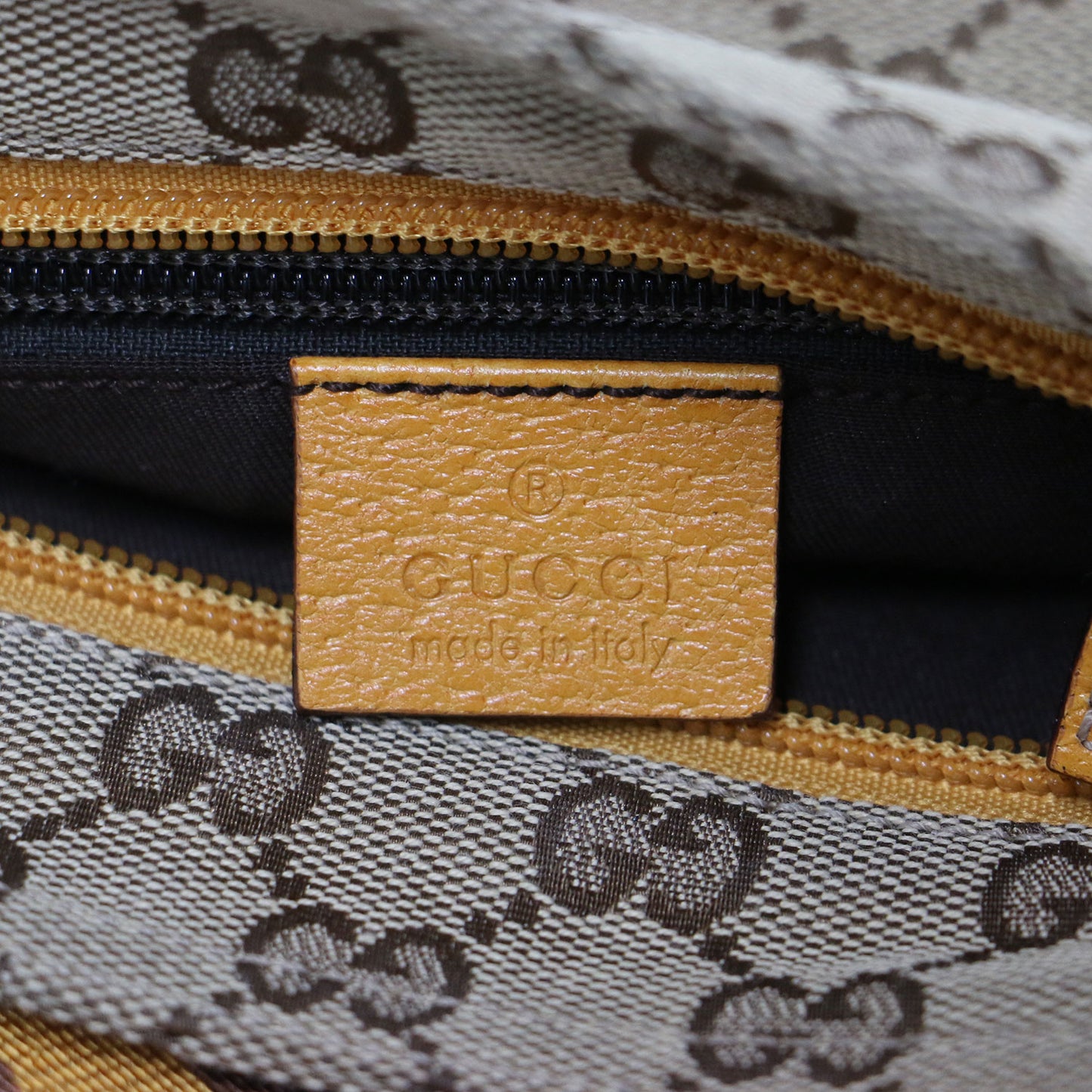 GGキャンバス ロゴ ショルダーバッグ / メッセンジャーバッグ 肩掛け クロスボディ