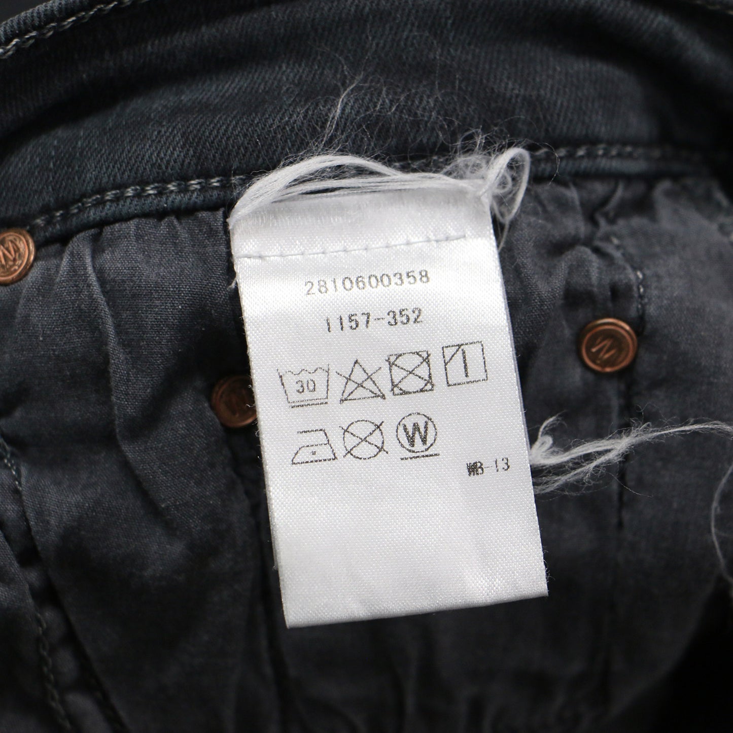 ダメージ加工 スキニー デニムパンツ / FADED BLACK INSIDER CROP ストレッチ クロップド丈 コンパクト コットン ストレッチ