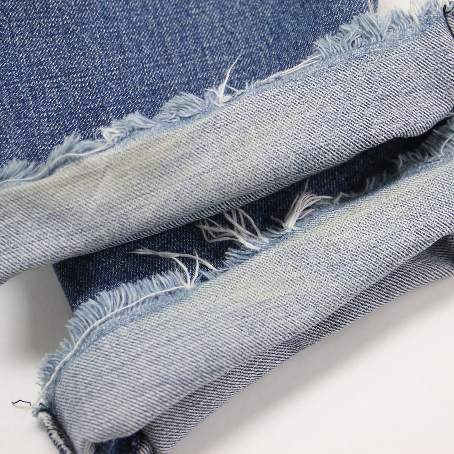 カットオフ デニムパンツ / ストレート ボタンフライ 5ポケット フリンジ