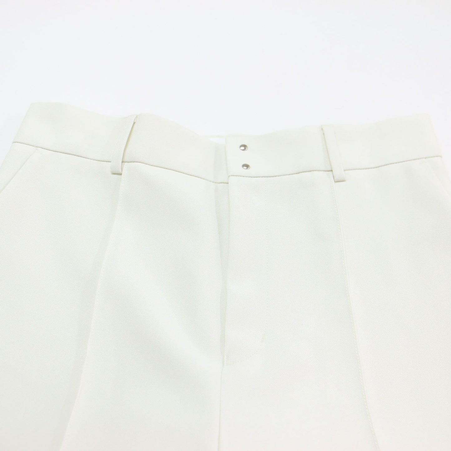 22春夏 ハーフパンツ / ハイウエスト ストレート ピンタック カシメホック ウォッシャブル