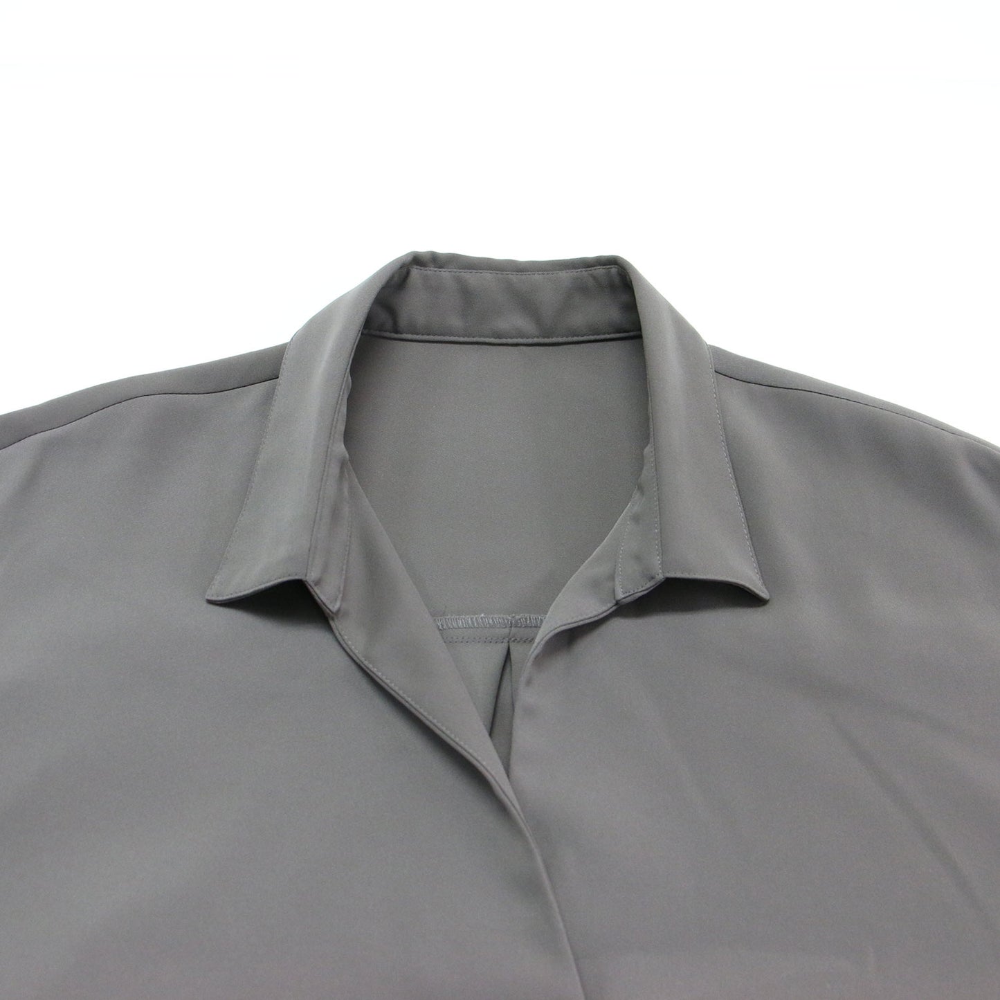 25秋冬 ウォッシャブルダブルサテンスキッパーブラウス / シャツ ドロップショルダー 長袖 オーバーサイズ メタルボタン