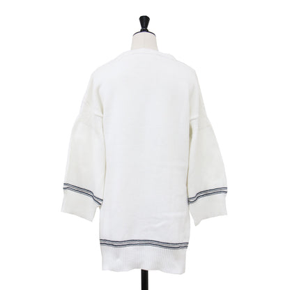 ロゴ クルーネック プルオーバー / ニット 長袖 スリット ワイドスリーブ ドロップショルダー コットン