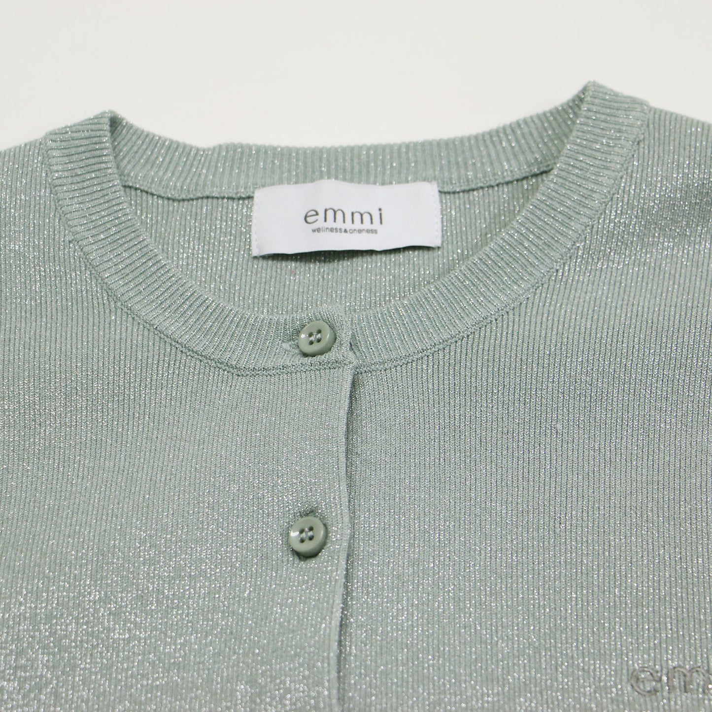 25秋冬 emmiロゴ アンサンブル ニット トップス / カーディガン ハーフスリーブ クルーネック リブ ラメ 刺繍