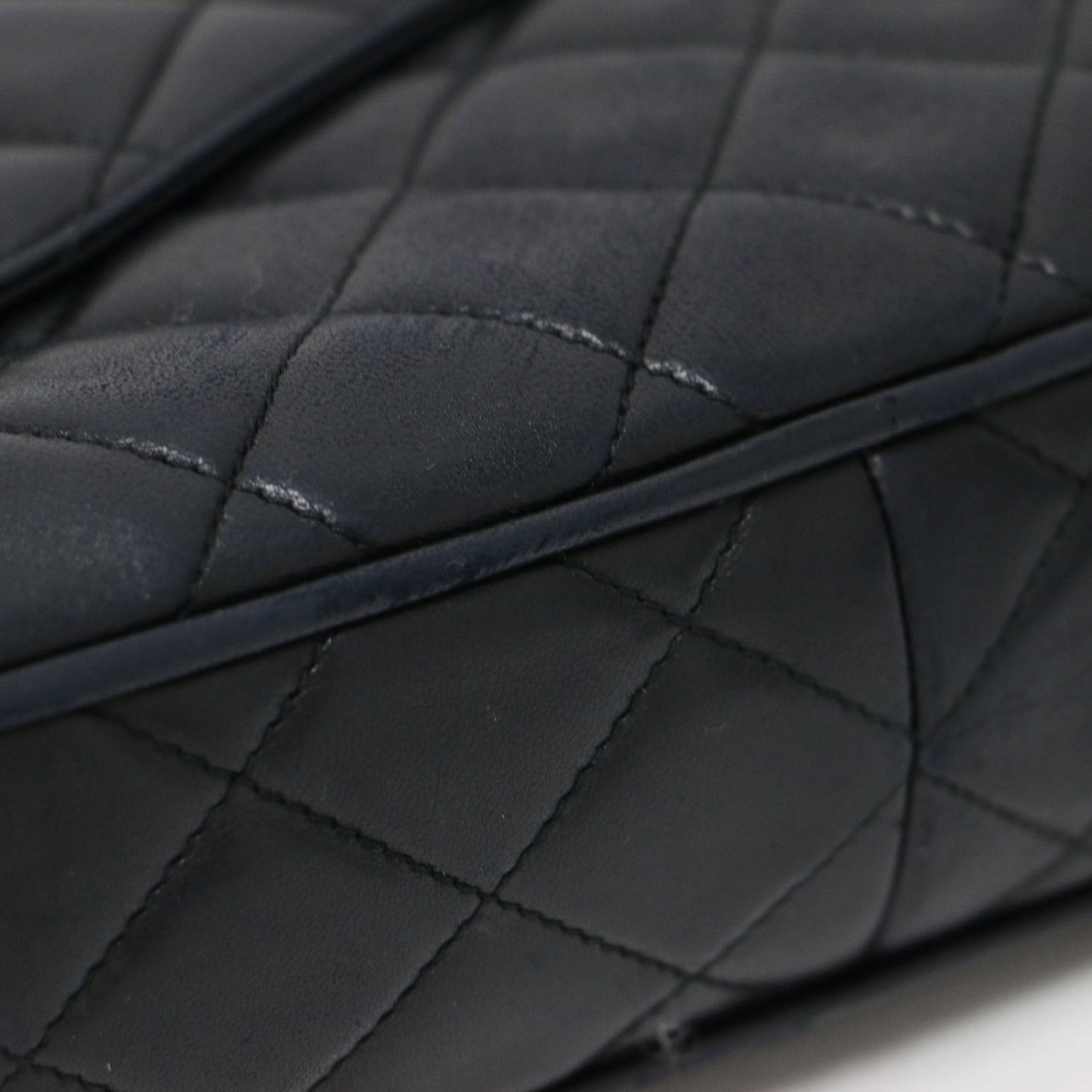 マトラッセ チェーン ショルダーバッグ / 斜め掛け 肩掛け ココマーク タッセル キルティング ラムレザー