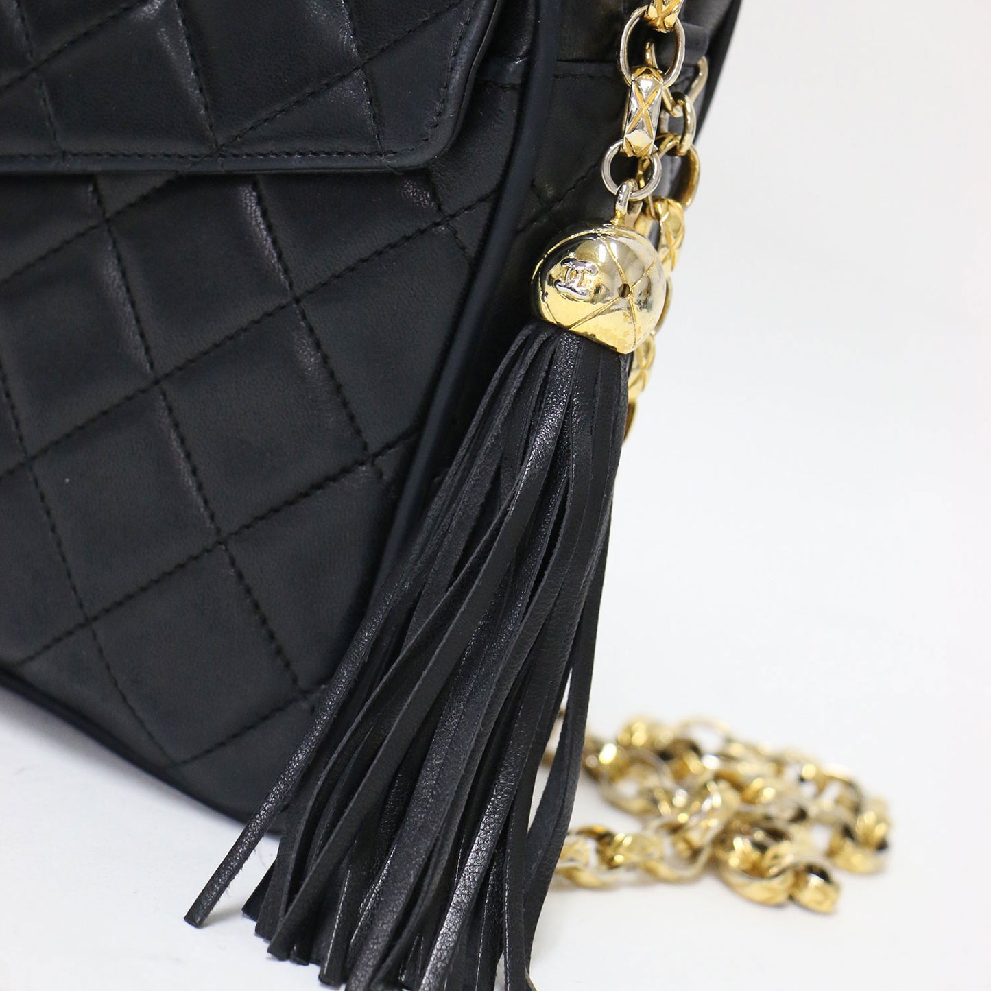 マトラッセ チェーン ショルダーバッグ / 斜め掛け 肩掛け ココマーク タッセル キルティング ラムレザー