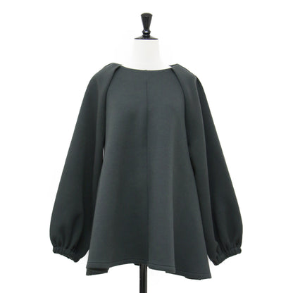 ショルダータック プルオーバー / トップス カットソー 長袖 クルーネック ボリュームスリーブ フレア ダンボールニット