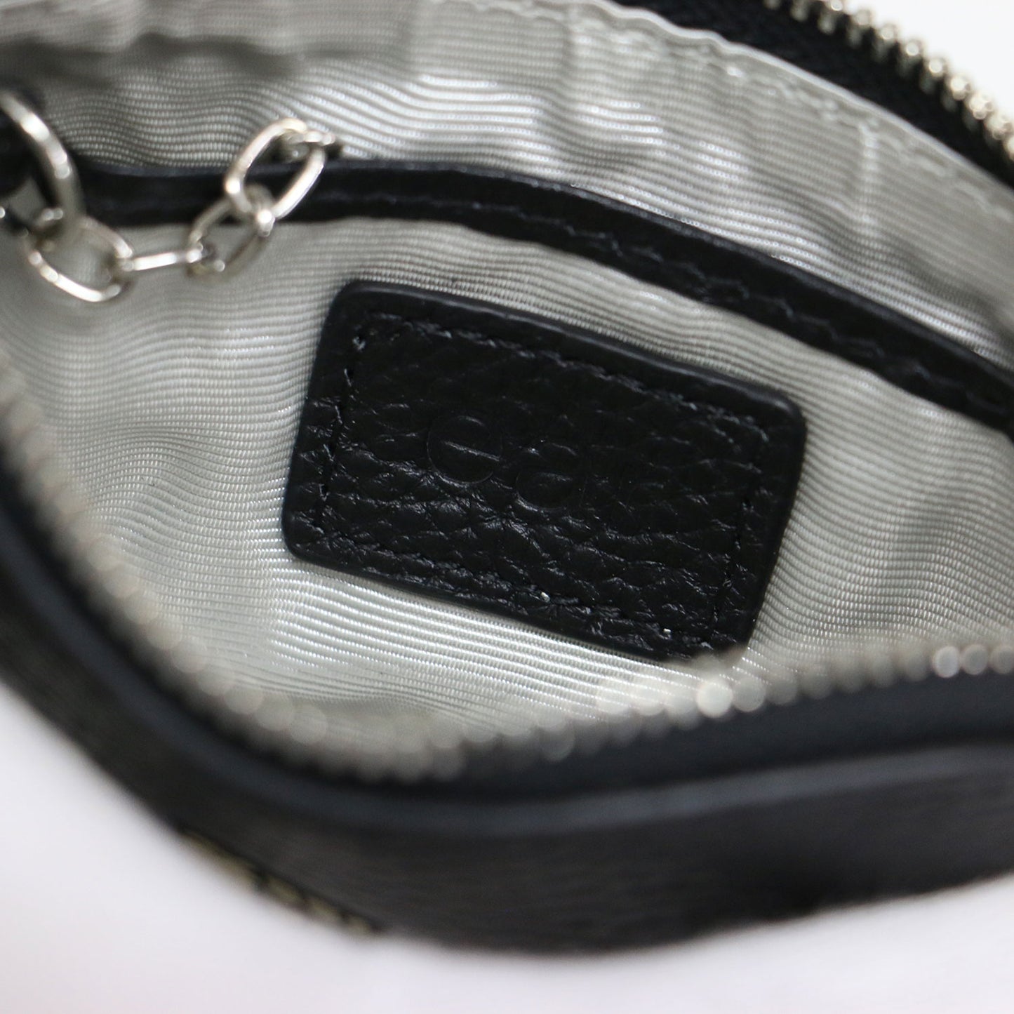 ✕ PEZ レザー モバイルストラップ ショルダー / WEB限定追加 ポーチ 猫と犬柄 ロゴ 刺繍 ユニセックス