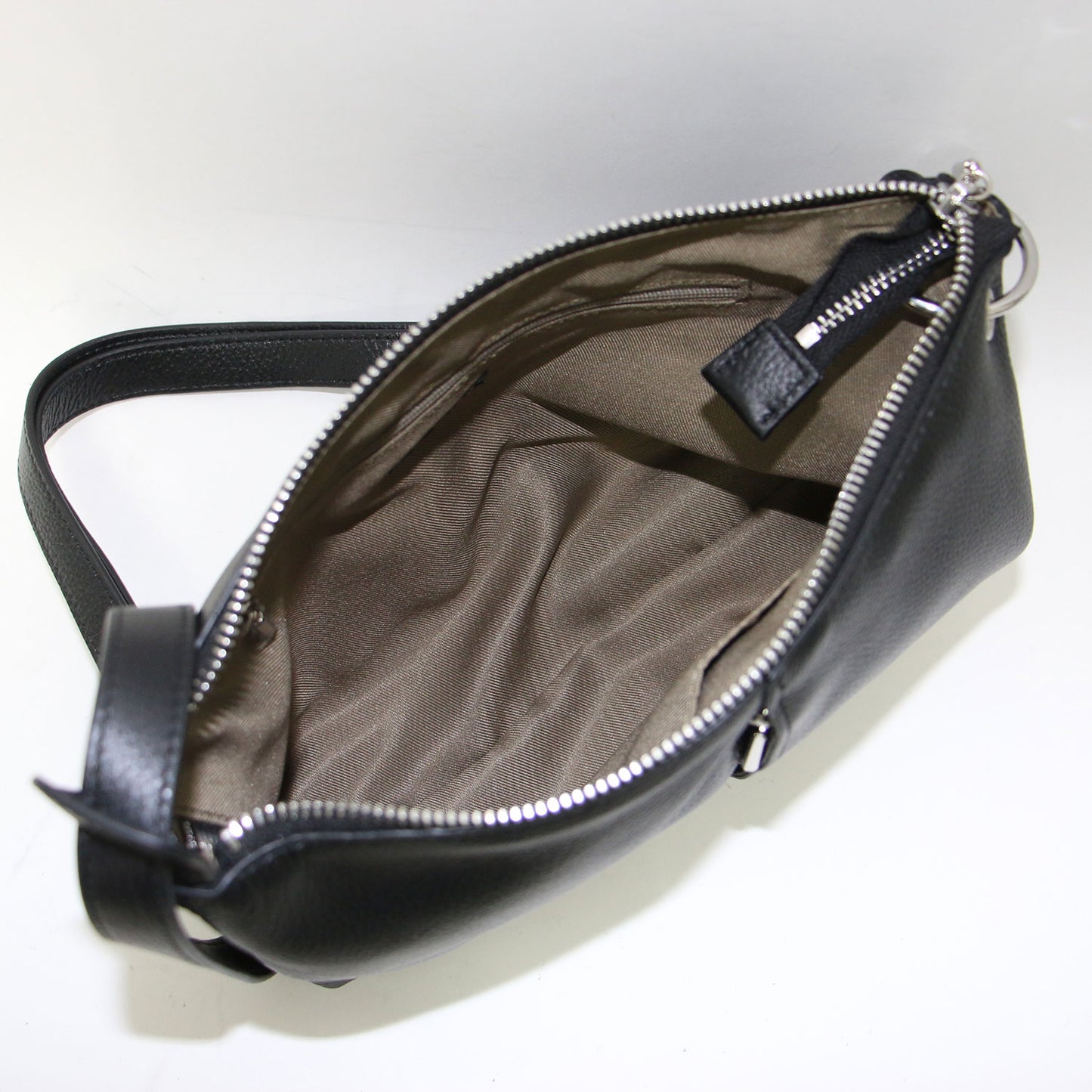 25秋冬 3WAY ショルダーバッグ / クロスボディ 巾着 サイドファスナー シルバー金具