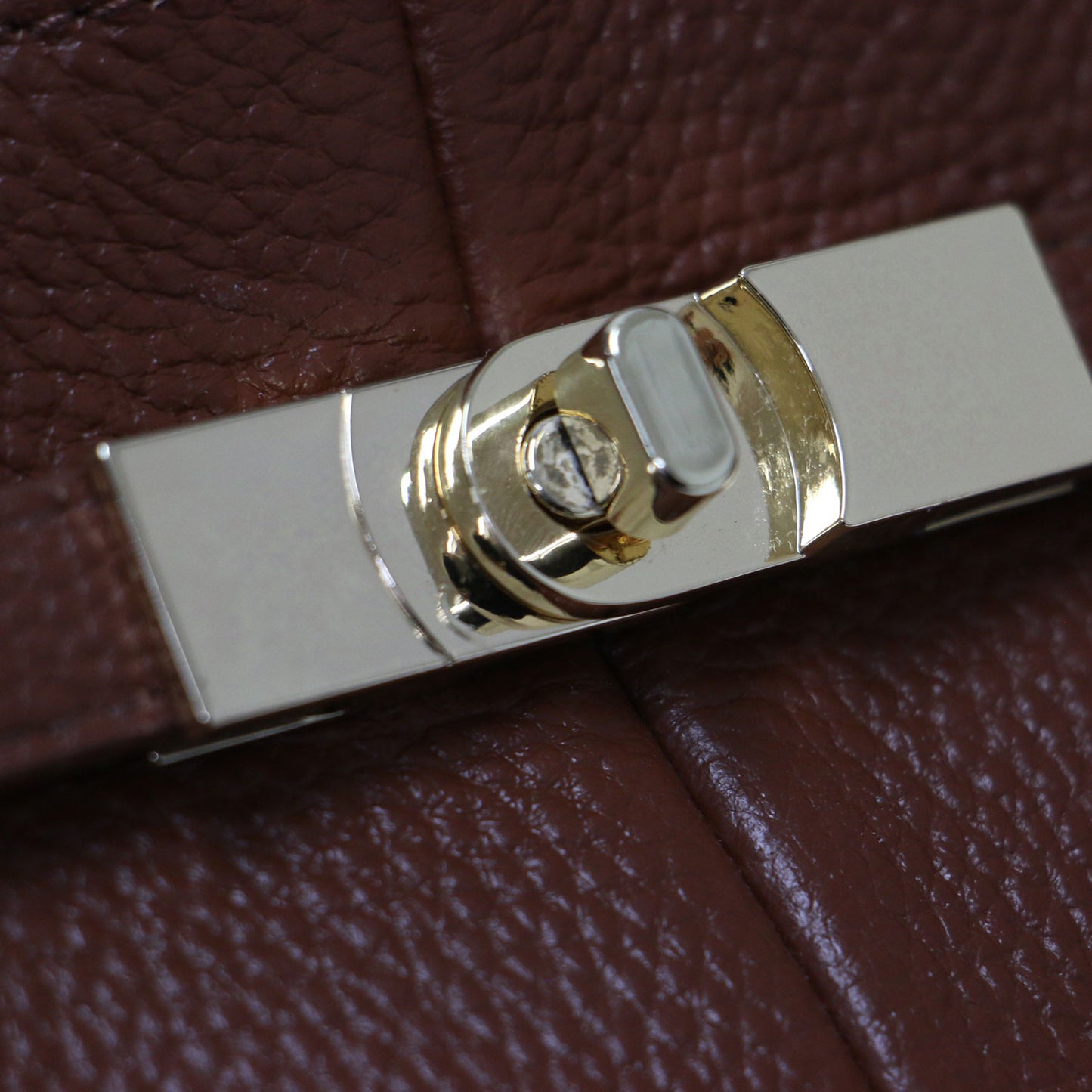 25秋冬 ヒネリ 金具付き バッグ / トートバッグ ハンドバッグ ショルダー 肩掛け クロスボディ 舟形 ゴールド 本革