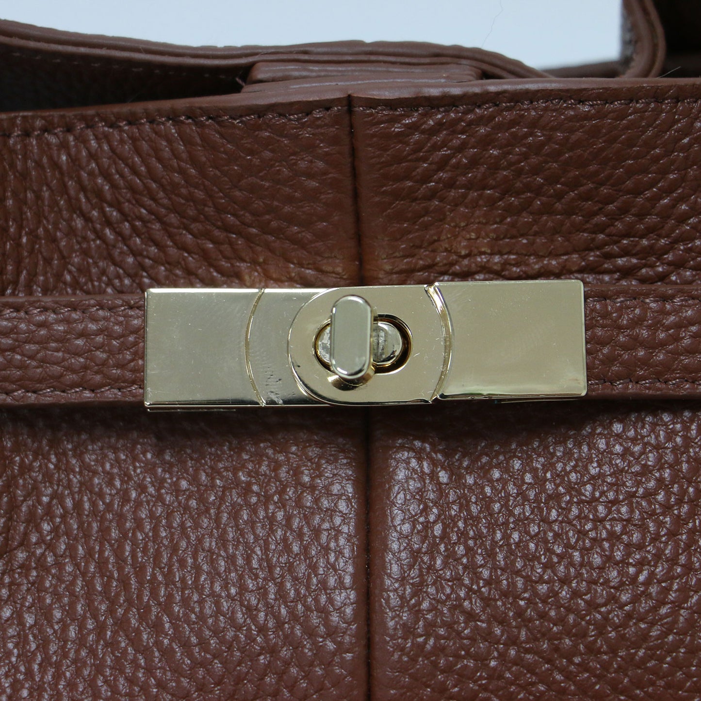 25秋冬 ヒネリ 金具付き バッグ / トートバッグ ハンドバッグ ショルダー 肩掛け クロスボディ 舟形 ゴールド 本革