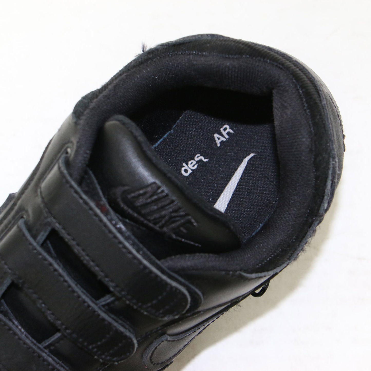 NIKE WMNS OUTBURST V CT2863-001 / レザー ベルクロ スニーカー