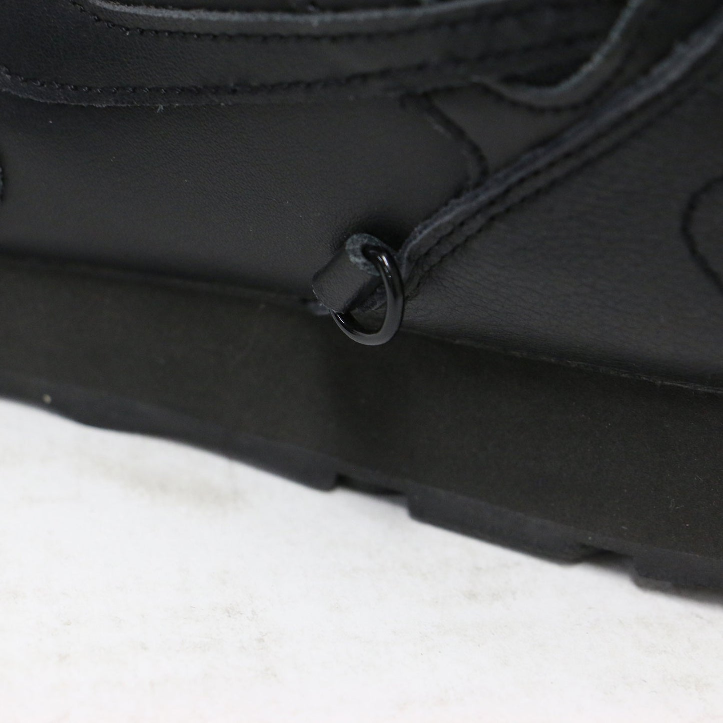 NIKE WMNS OUTBURST V CT2863-001 / レザー ベルクロ スニーカー