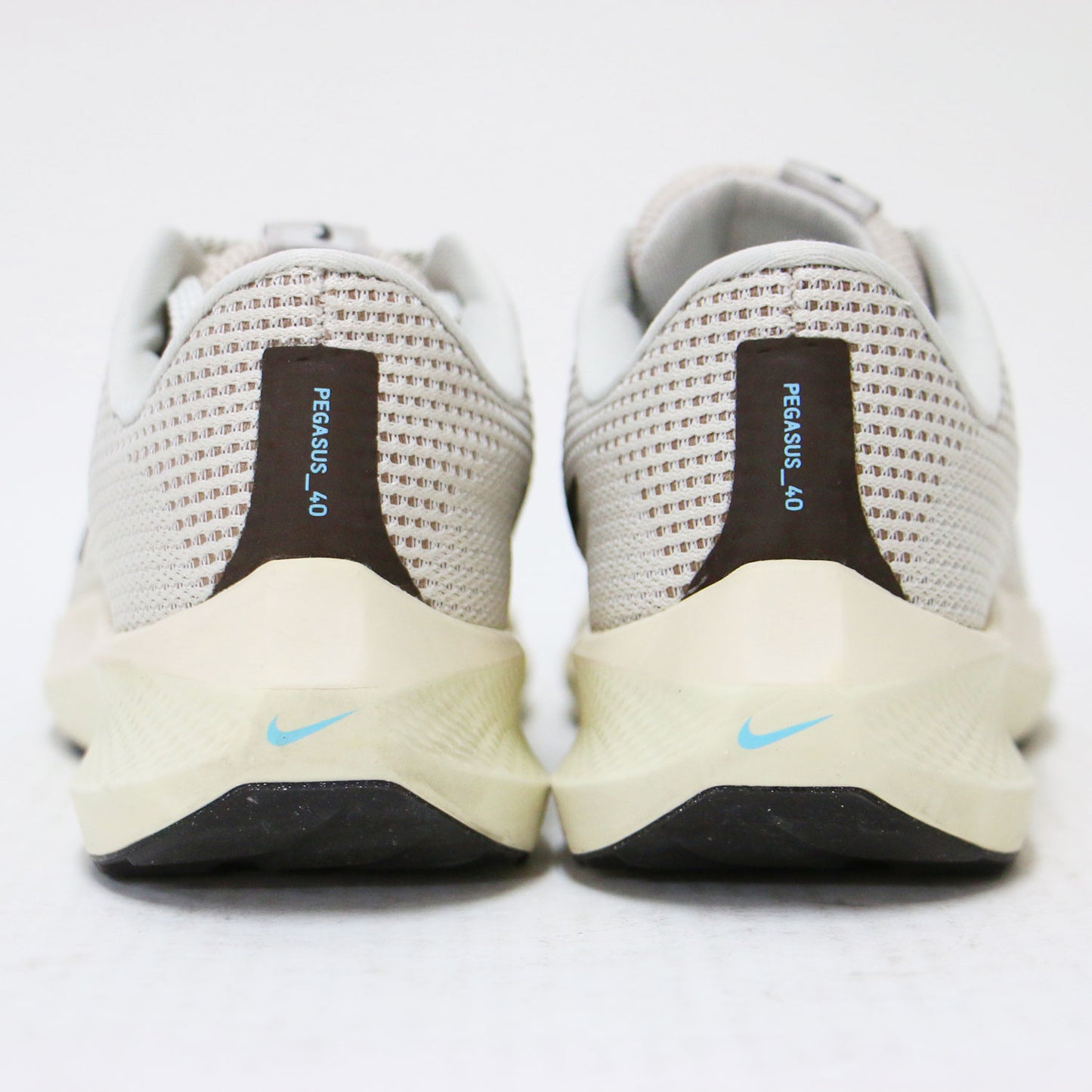 エア ズーム ペガサス 40 プレミアム スニーカー / Air Zoom Pegasus 40 PRM FZ3743-104 ランニングシューズ ローカット クッショニング エンジニアードメッシュ ロゴ