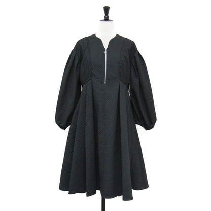 22秋冬 ふくれジャガード ボリュームワンピース / ドレス 長袖 タックスリーブ 膝丈 ハーフジップ フレア Aライン