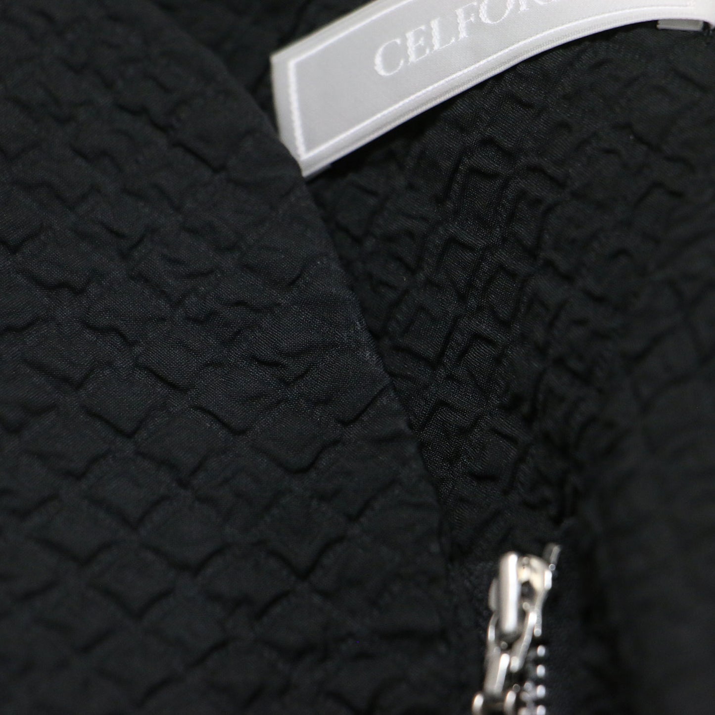 22秋冬 ふくれジャガード ボリュームワンピース / ドレス 長袖 タックスリーブ 膝丈 ハーフジップ フレア Aライン