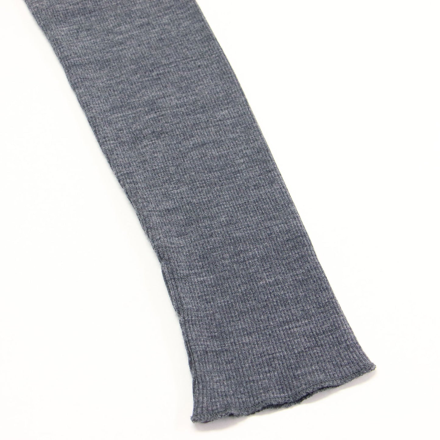 23秋冬 リブ タートル / ニット プルオーバー 長袖 コンパクトシルエット サムホール ファインメリノウール