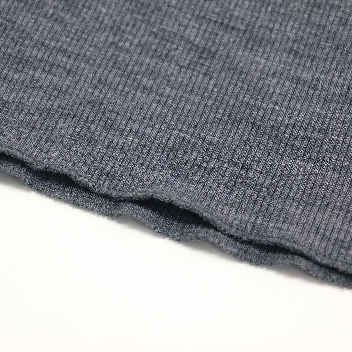 23秋冬 リブ タートル / ニット プルオーバー 長袖 コンパクトシルエット サムホール ファインメリノウール