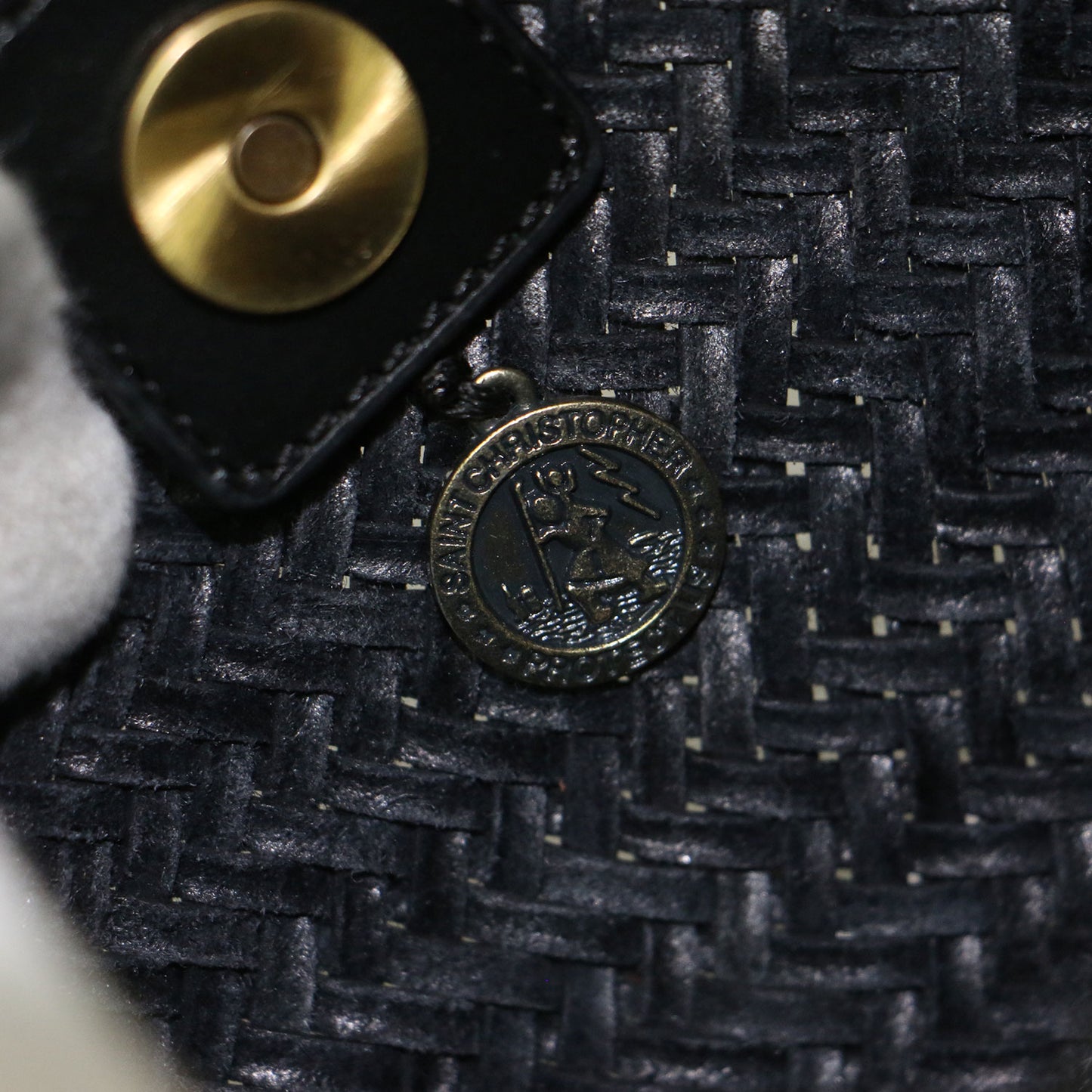 ノヴァ ルナ レザーワンショルダーバッグ / ハーフムーン 肩掛け メッシュ 編み込み