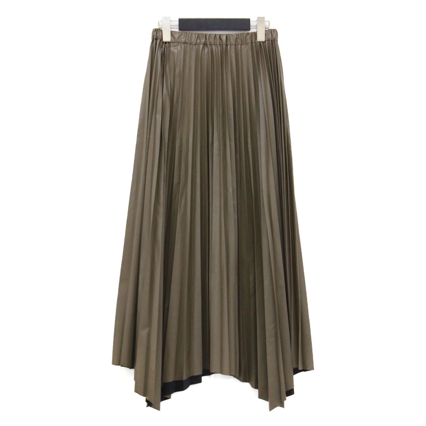 24秋冬 シンセティックレザー プリーツスカート / SYNTHETIC LEATHER PLEATS SKIRT ロング丈 ランダムヘムライン
