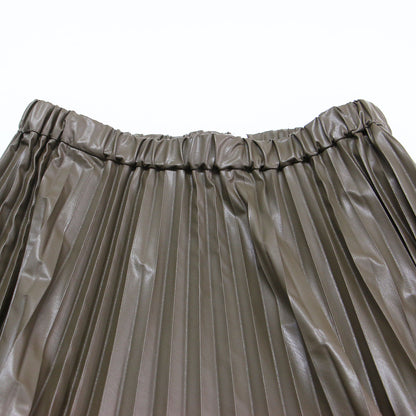 24秋冬 シンセティックレザー プリーツスカート / SYNTHETIC LEATHER PLEATS SKIRT ロング丈 ランダムヘムライン