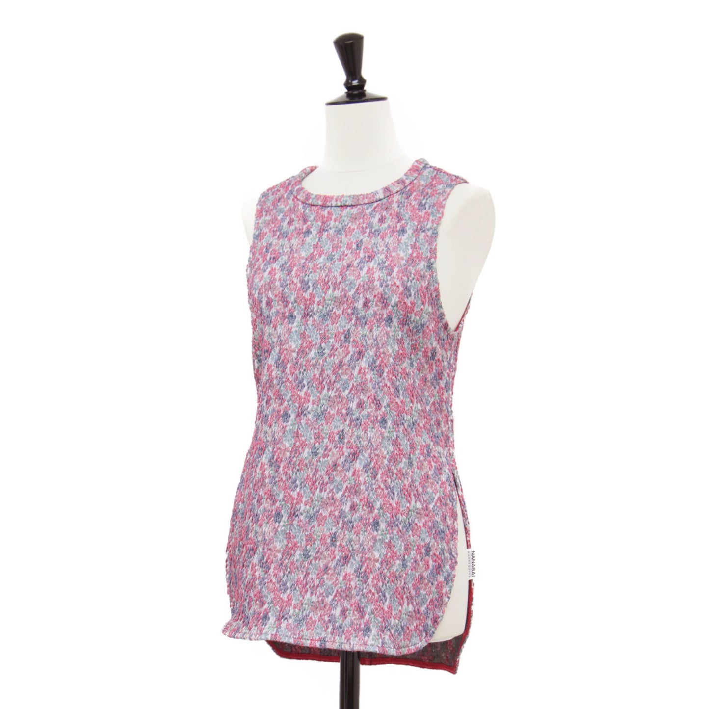 24秋冬 フラワージャガード ストレッチタンクトップ / プルオーバー クルーネック ノースリーブ サイドスリット 花柄 凹凸