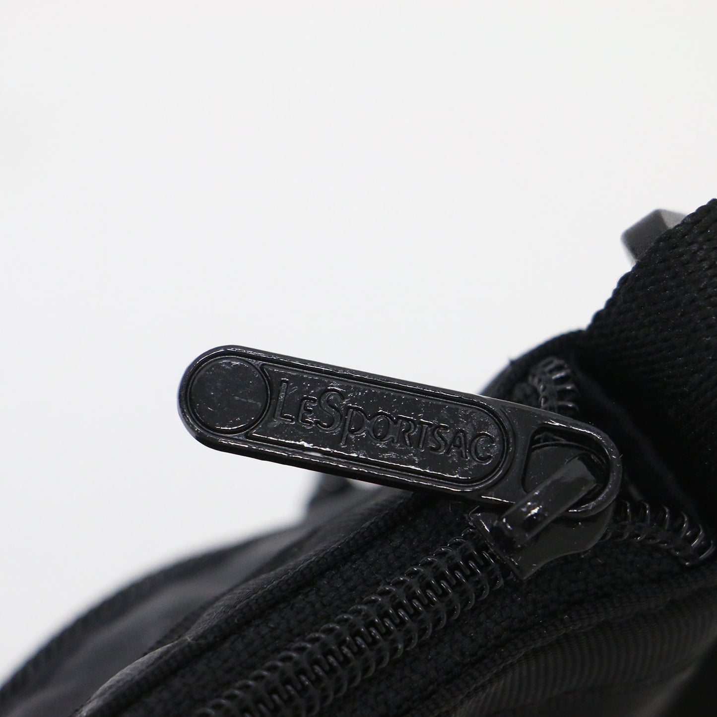 クイン ショルダー バッグ / QUINN BAG ポーチ クロスボディ 3ジップ コンパクト ナイロン