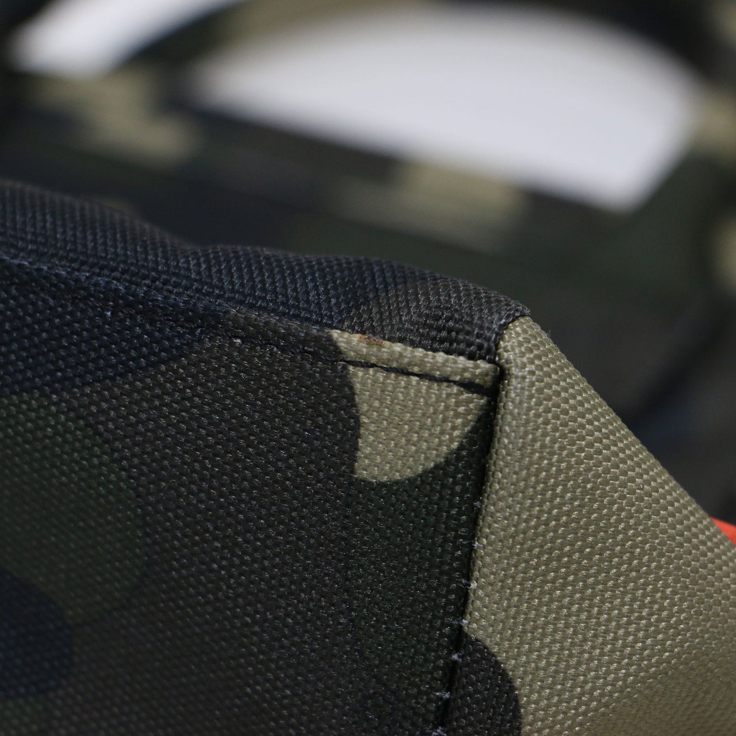 カモフラ柄 ロゴ 刺繍 カートバッグ / トートバッグ 迷彩 二コちゃん タグ 総柄