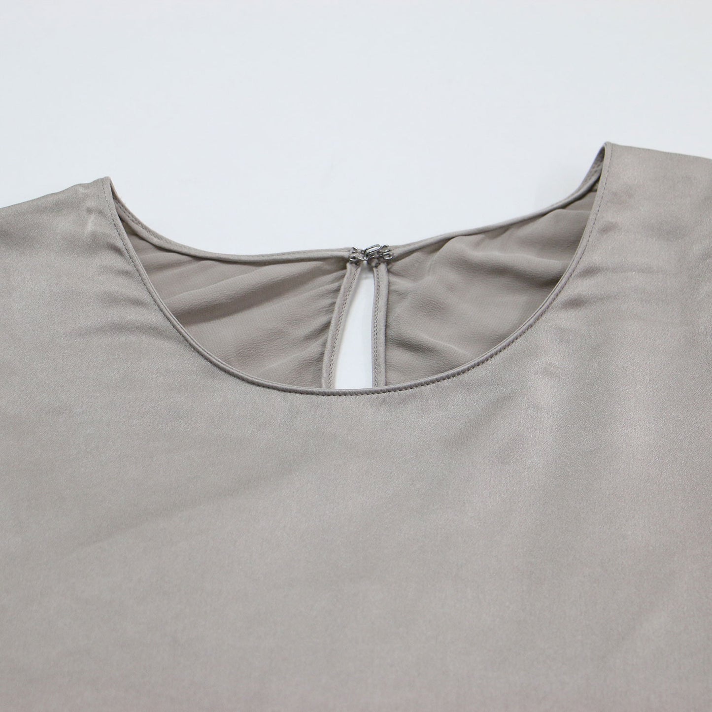 24秋冬 シルク ラウンドヘム Tブラウス / GENTLE SILK 長袖 クルーネック チュニック丈 サテン リボン ウォッシャブル
