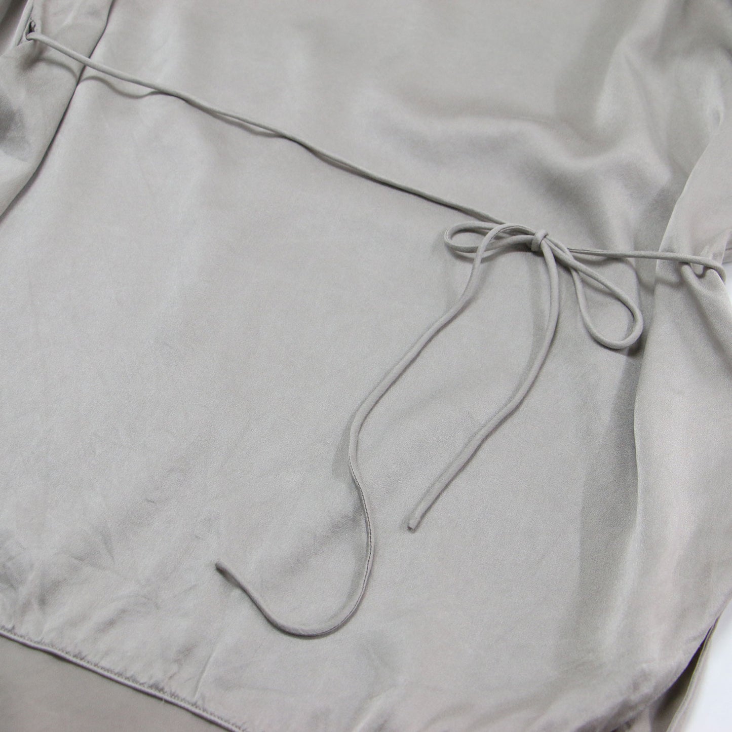 24秋冬 シルク ラウンドヘム Tブラウス / GENTLE SILK 長袖 クルーネック チュニック丈 サテン リボン ウォッシャブル