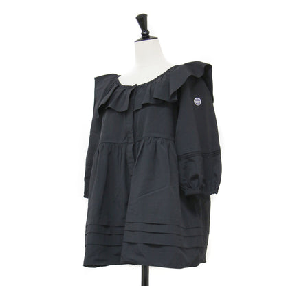 20秋冬 サブリナ トップス / SABRINA TOP ブラウス 七分袖 ボートネック パフスリーブ フリル ギャザー ワッペン コットン