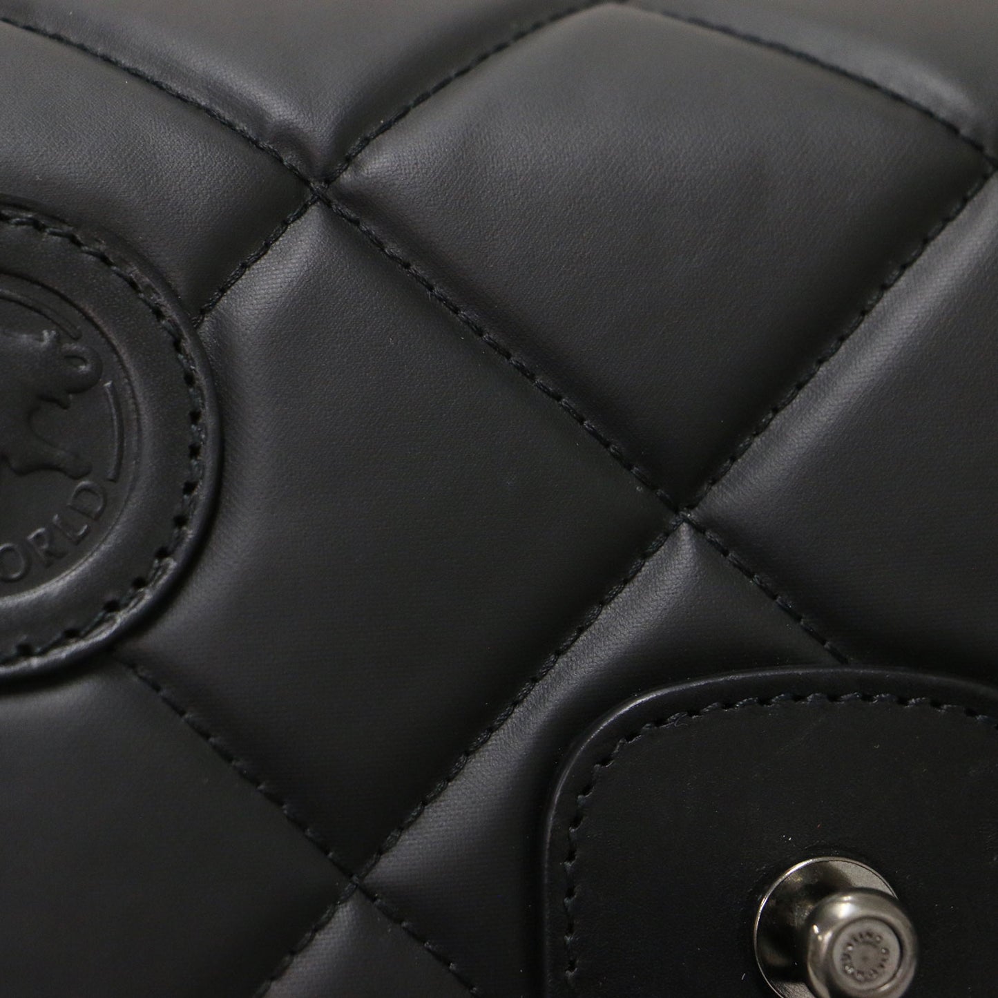 バチュー サーパス キルティング キャリーオール / ショルダーバッグ 2WAY 肩掛け クロスボディ ナイロン 牛革