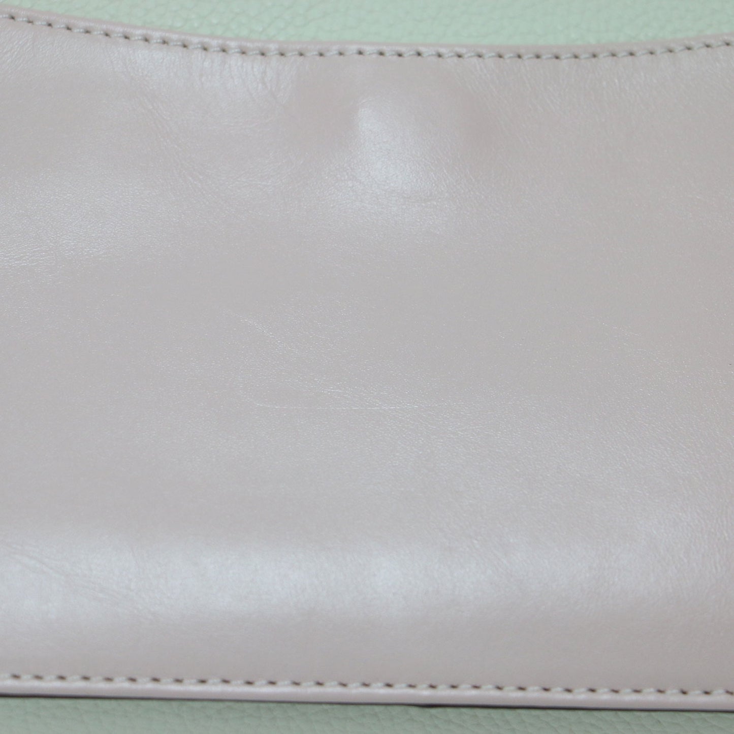 ミニ ショルダー バッグ / ハンドバッグ 肩掛け クロスボディ コンパクト ロゴ 牛革