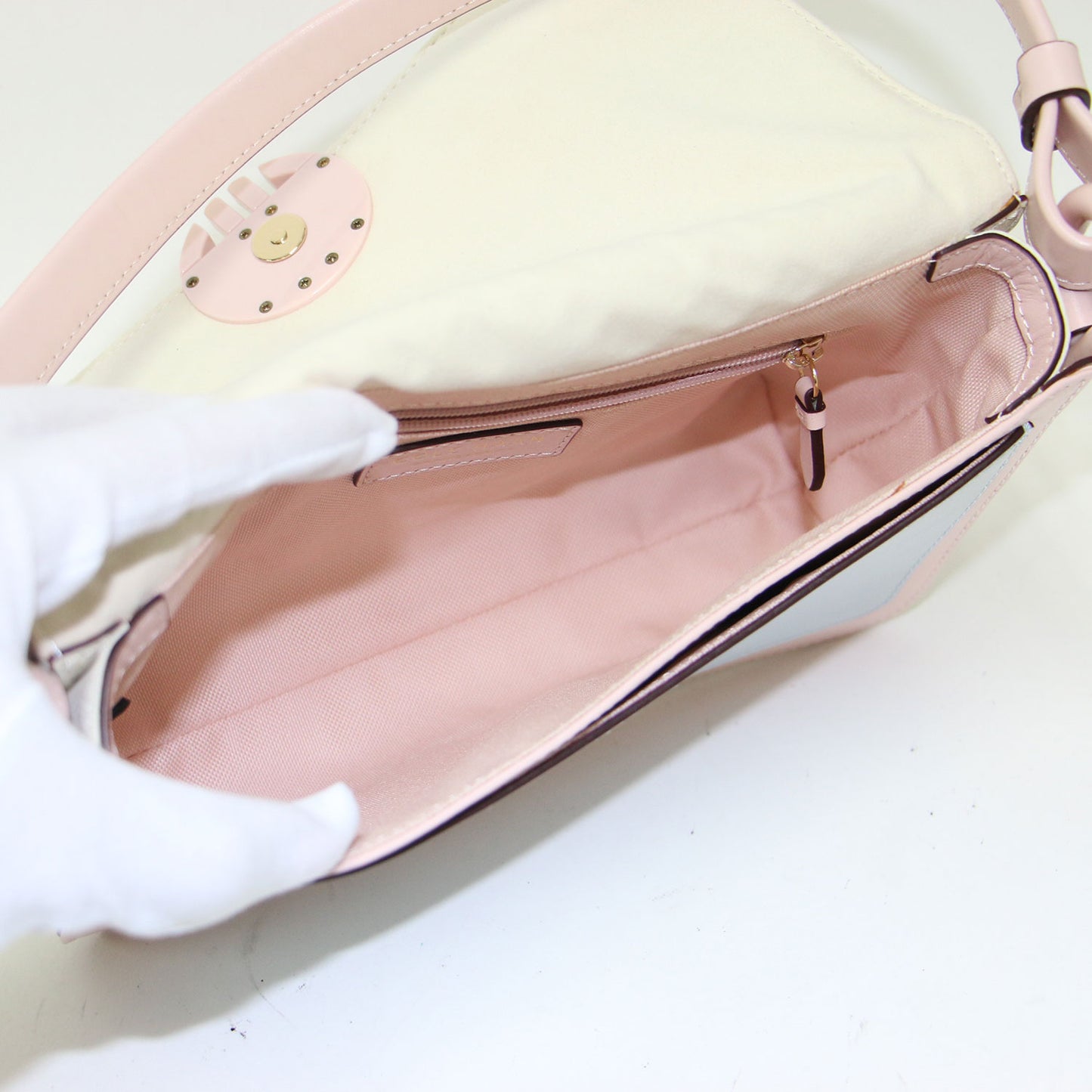 ミニ ショルダー バッグ / ハンドバッグ 肩掛け クロスボディ コンパクト ロゴ 牛革